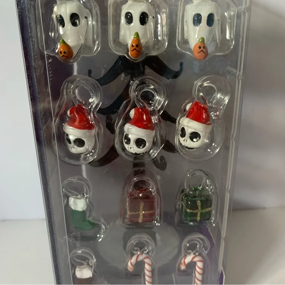 NIB. DISNEY Nightmare Before Christmas Black Glass Christmas Tree